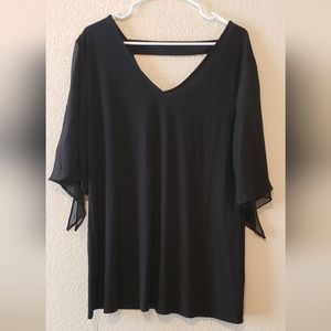 Flowy black top